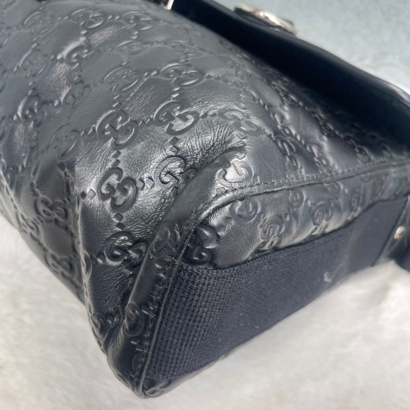 Gucci 經典logo壓花 黑色全牛皮郵差包斜背包-18