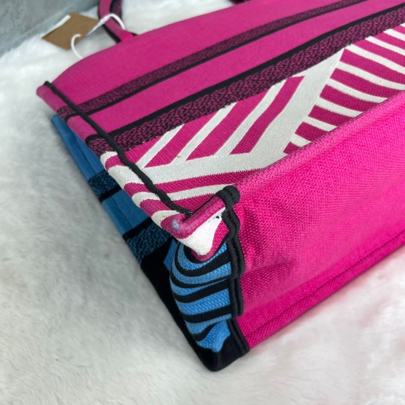 Dior book tote 桃紅色 蝴蝶🦋刺綉托特-18