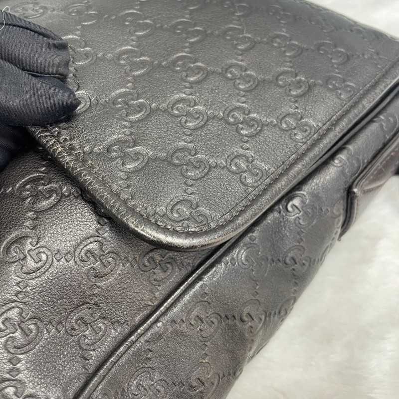 GUCCI 巧克力色全皮Logo翻蓋郵差包斜背包-9