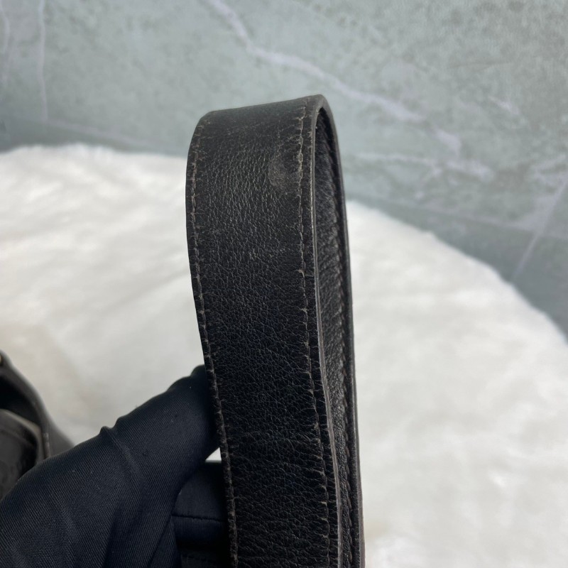 GUCCI 巧克力色全皮Logo翻蓋郵差包斜背包-14