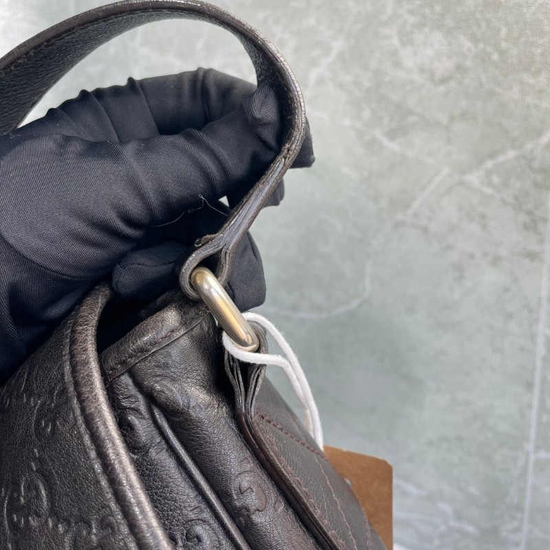 GUCCI 巧克力色全皮Logo翻蓋郵差包斜背包-16