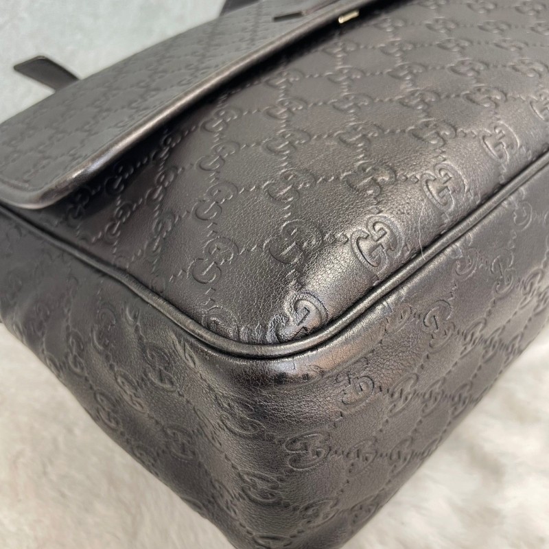 GUCCI 巧克力色全皮Logo翻蓋郵差包斜背包-20