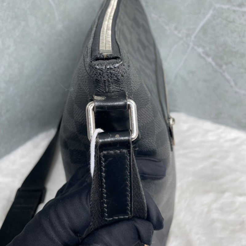 Louis Vuitton  N41211 黑色棋盤格斜背包-17