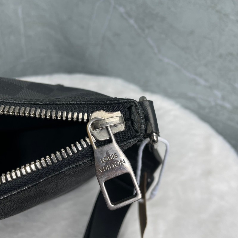 Louis Vuitton  N41211 黑色棋盤格斜背包-21