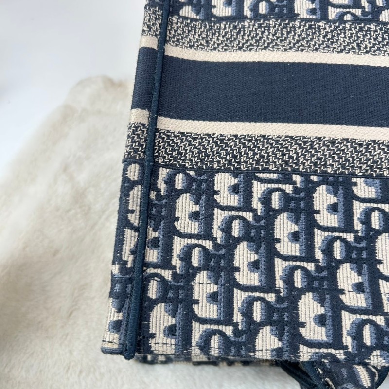 DIOR 老花滿印大容量 36cm刺繡托特包手提包牛仔藍色-17