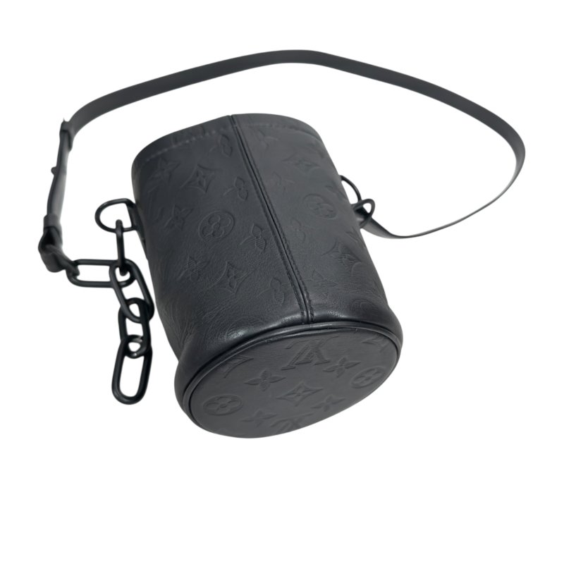 LOUIS VUITTON Chalk Nano 斜揹袋-14