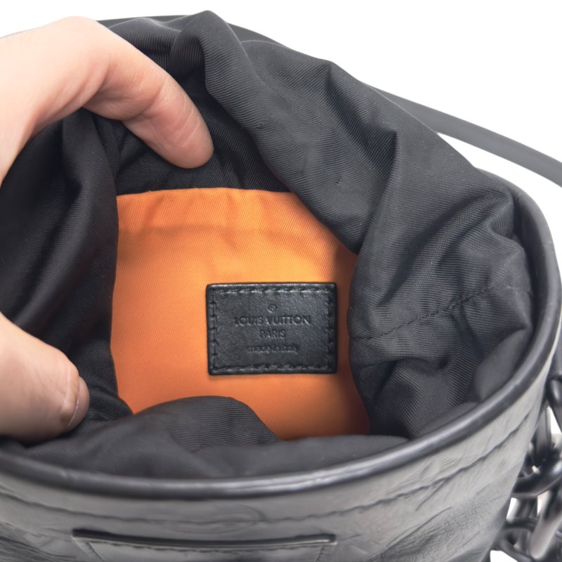 LOUIS VUITTON Chalk Nano 斜揹袋-19