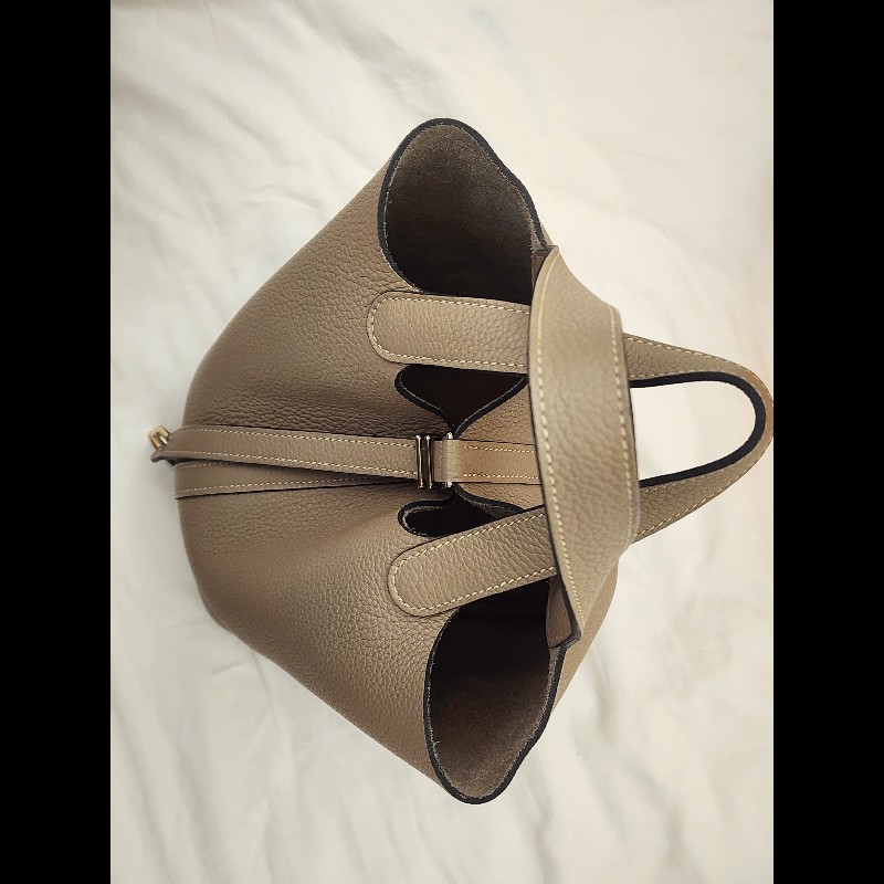 菜籃子18. 方框P刻，四角稍微磨損，鎖頭鑰匙在，其他無配件-1