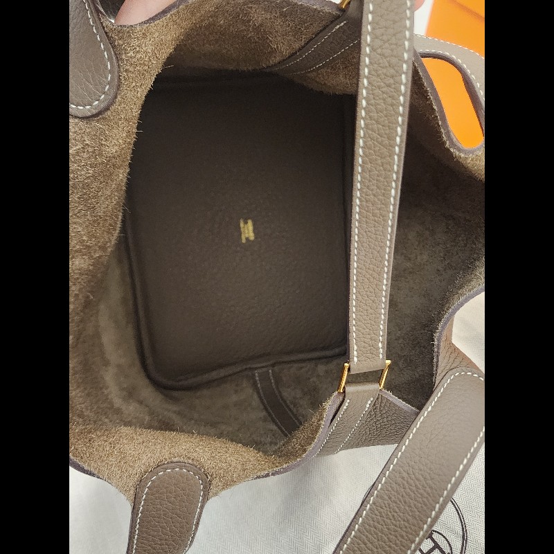 菜籃子18. 方框P刻，四角稍微磨損，鎖頭鑰匙在，其他無配件-11