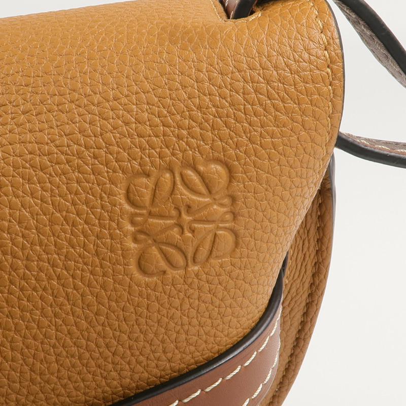 LOEWE 牛皮皮革Gate金扣肩背袋-7