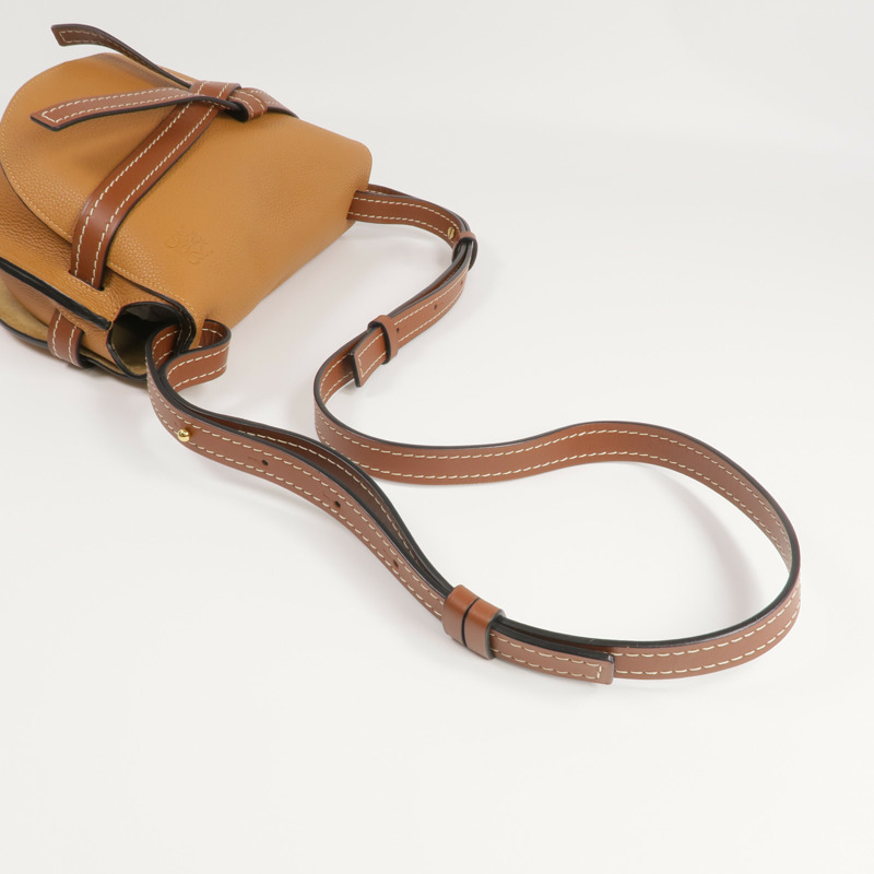 LOEWE 牛皮皮革Gate金扣肩背袋-8