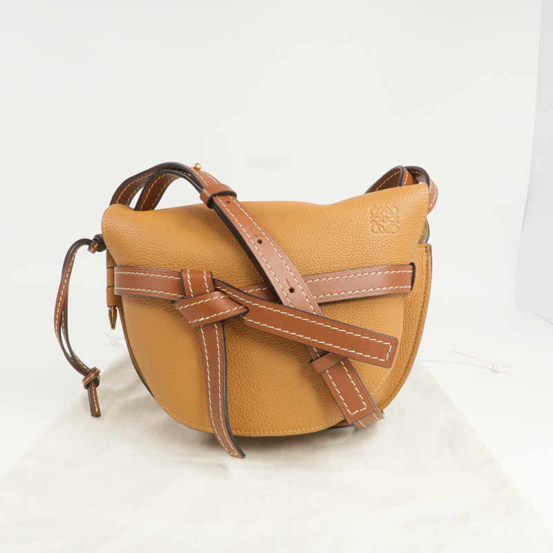 LOEWE 牛皮皮革Gate金扣肩背袋-9