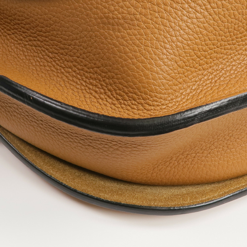 LOEWE 牛皮皮革Gate金扣肩背袋-13