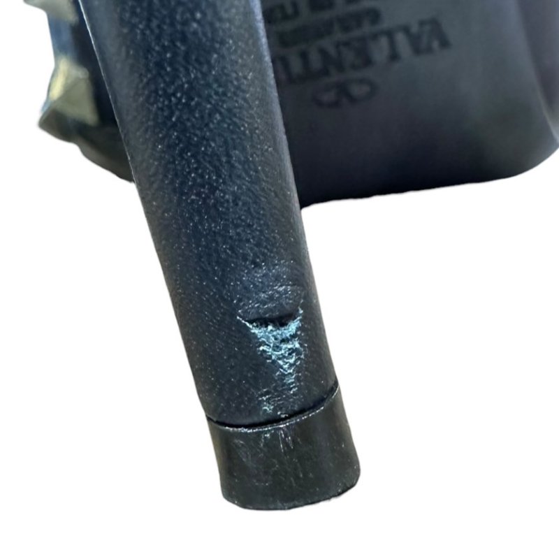 【美收精品】VALENTINO黑色鉚釘尖頭細根鞋 4-667-6