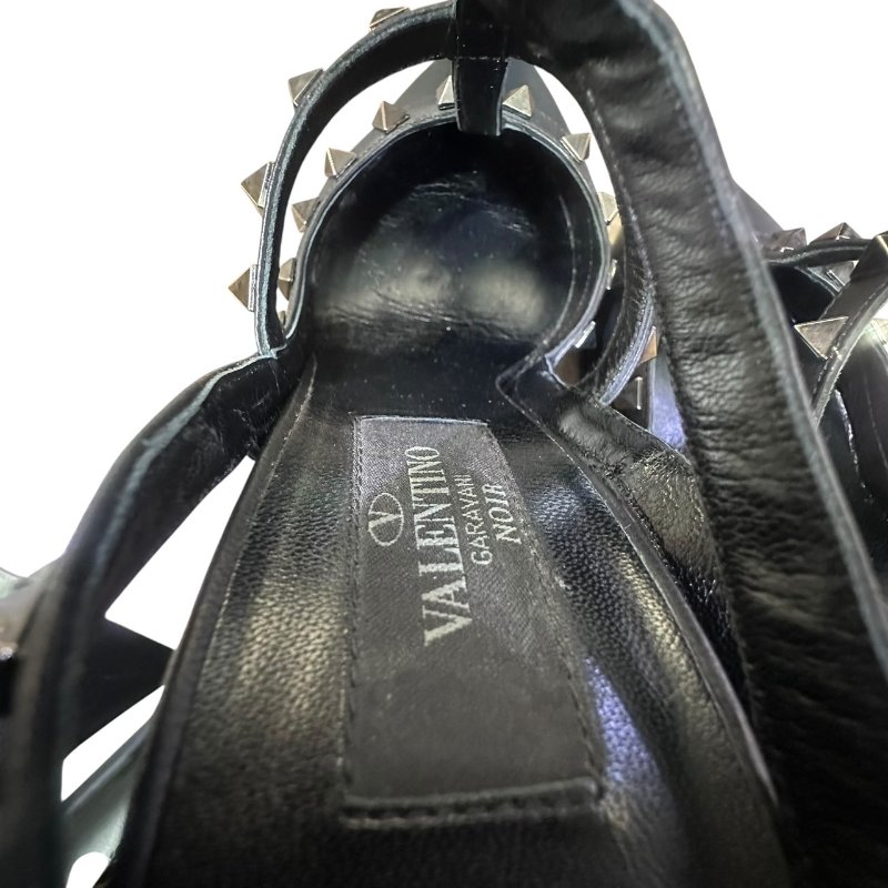 【美收精品】VALENTINO黑色鉚釘尖頭細根鞋 4-667-11