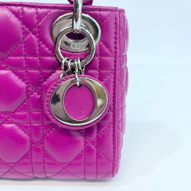 DIOR玫紅色3格銀釦Mini Lady Dior黛妃包-10