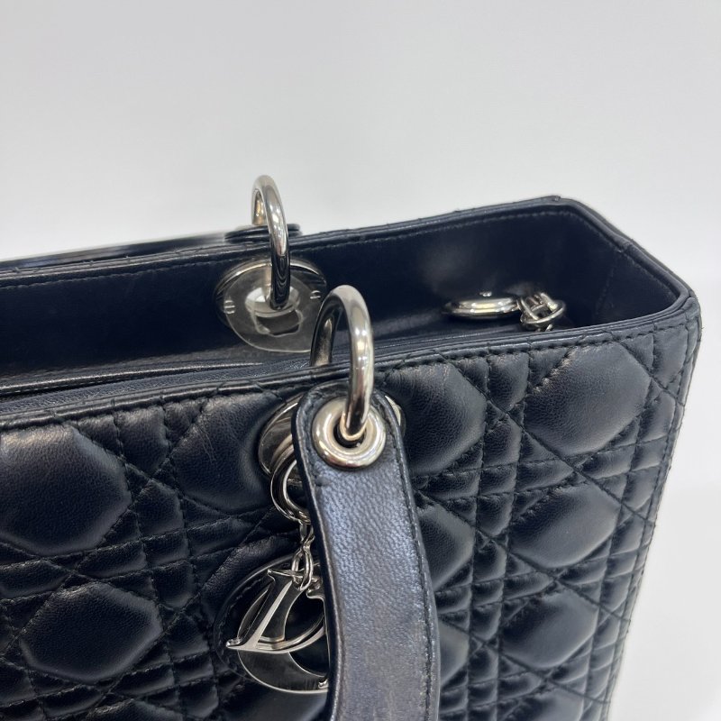 DIOR黑色羊皮銀釦Lady Dior Large7格黛妃包-17