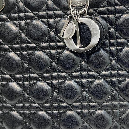 DIOR黑色羊皮銀釦Lady Dior Large7格黛妃包-23