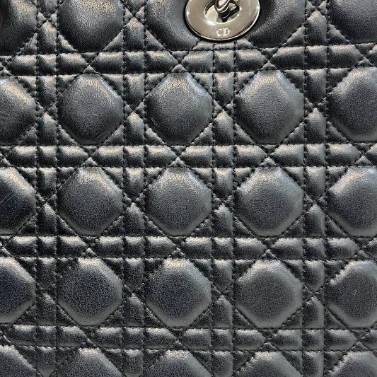 DIOR黑色羊皮銀釦Lady Dior Large7格黛妃包-24