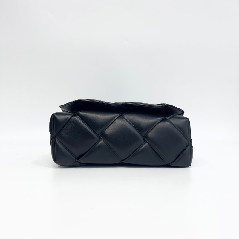 BV黑色小羊皮銀釦Cassette Padded 寬編織兩用枕頭包632647-1