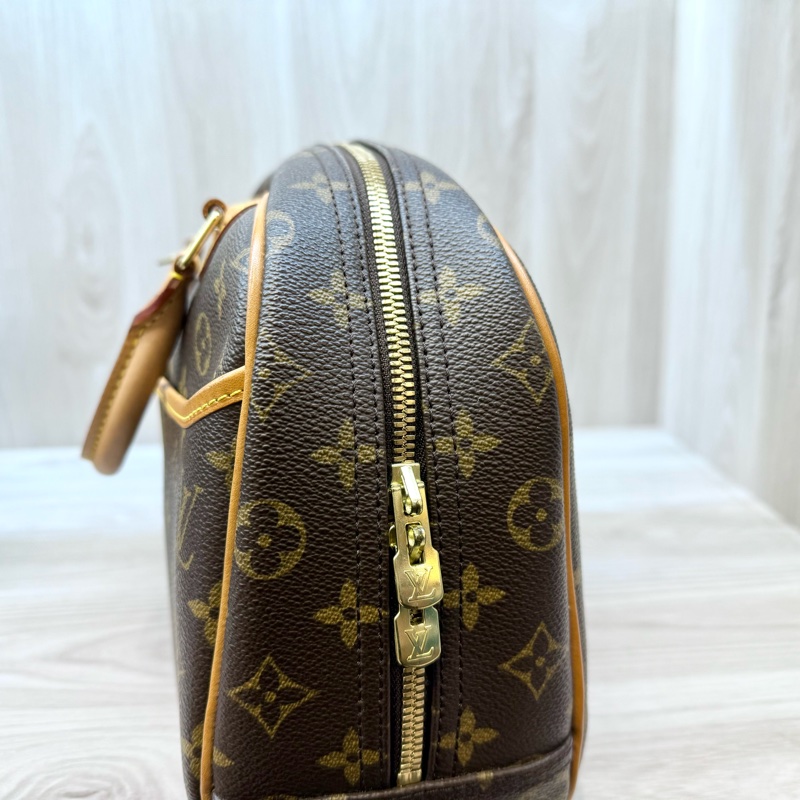 LV原花拉鍊前口袋手提小珍包M42228-5