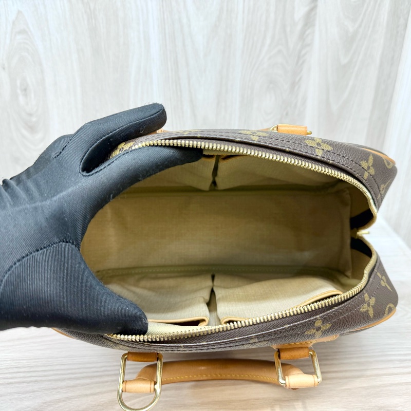 LV原花拉鍊前口袋手提小珍包M42228-6