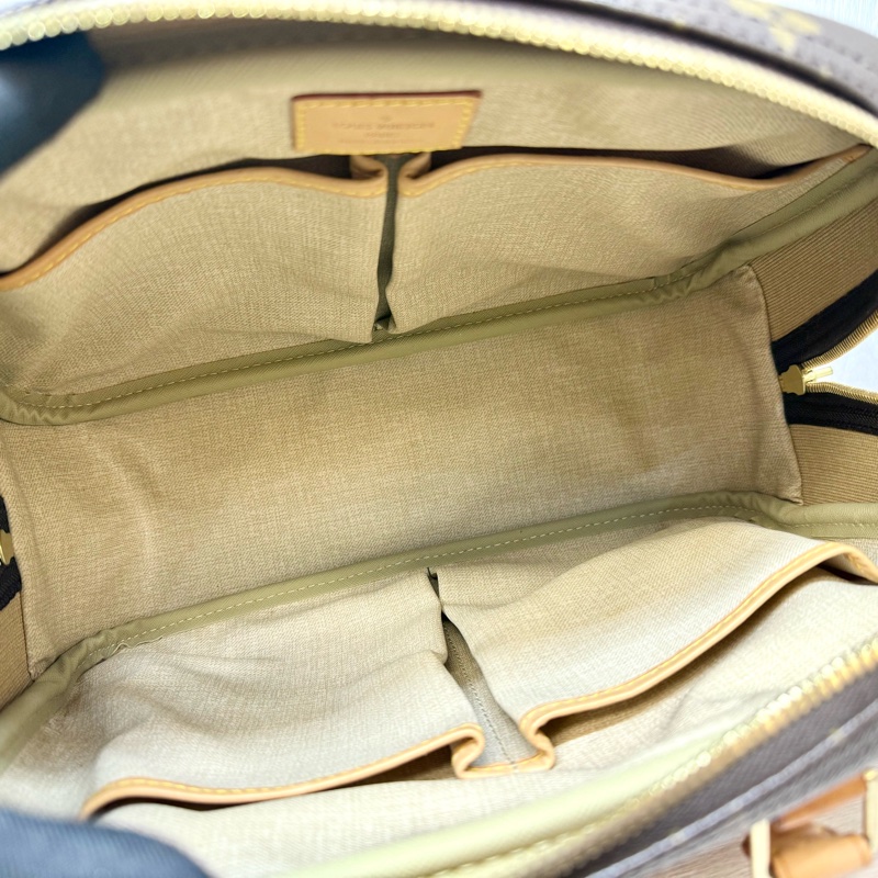 LV原花拉鍊前口袋手提小珍包M42228-8