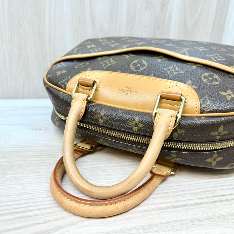 LV原花拉鍊前口袋手提小珍包M42228-12