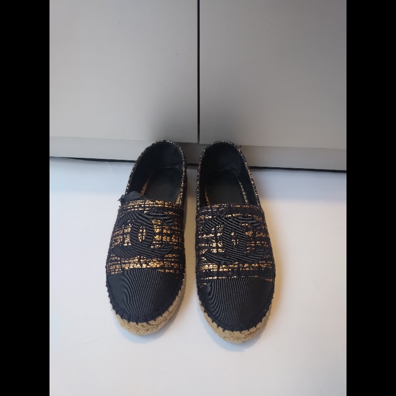 Chanel 黑底金色毛呢樂福平底鞋-2