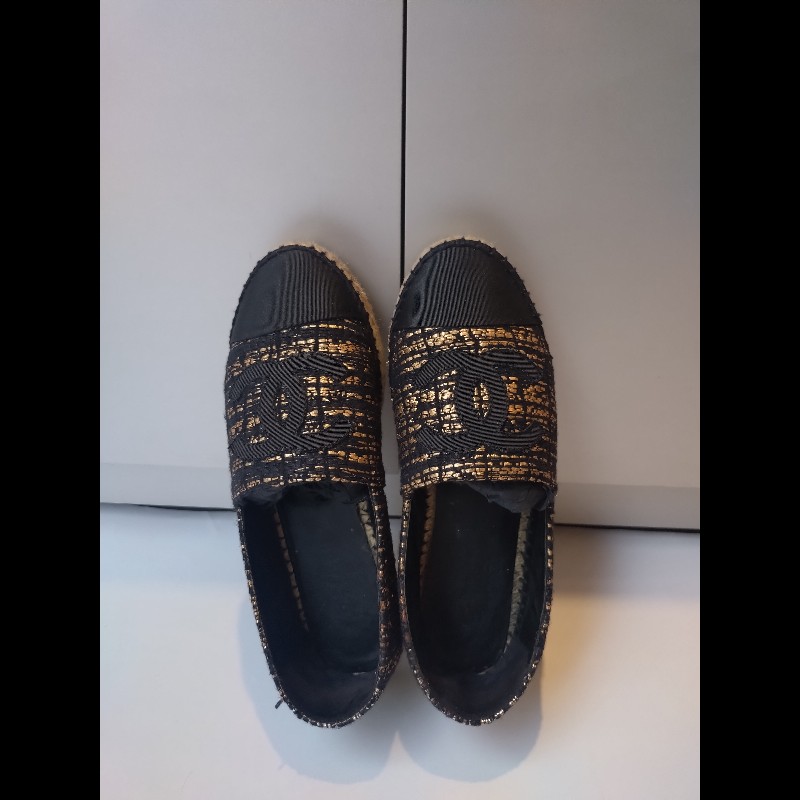 Chanel 黑底金色毛呢樂福平底鞋-3