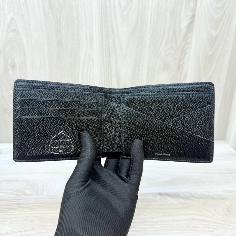 LV黑灰原花草間彌生波點短夾M81931-4