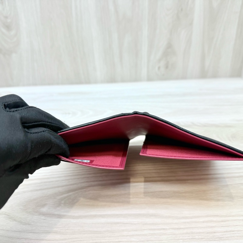 Chanel 黑金羊皮內桃紅19系列護照夾AP3363-10