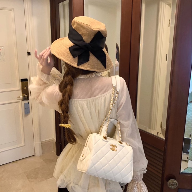 莉亞精品♡Chanel AS5578 白色保齡球包 全新閒置品-3