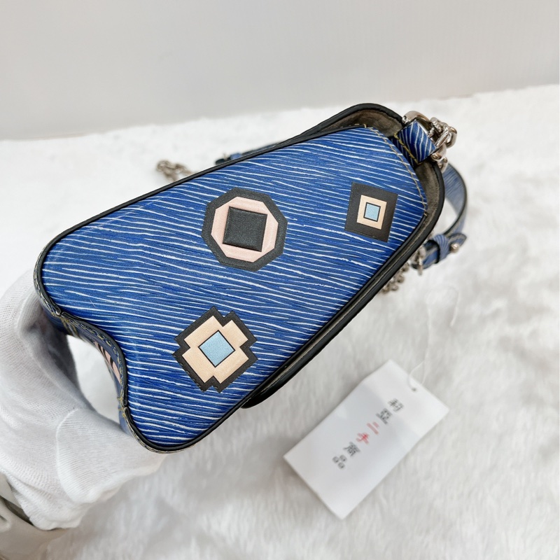 莉亞精品♡LV M54865 限量秀款Twist 水波紋斜背包 藍 二手-8