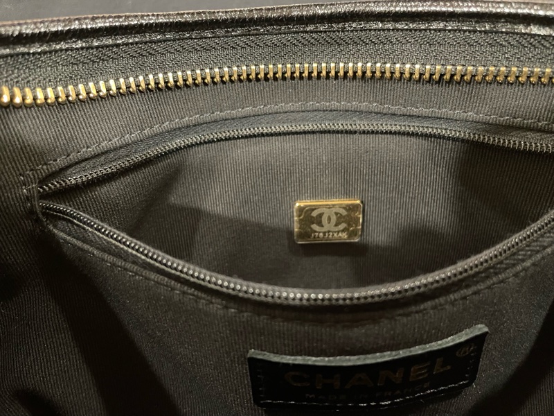 Chanel 油臘羊皮粗鍊肩背Hobo包-8