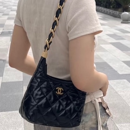 Chanel 油臘羊皮粗鍊肩背Hobo包-9