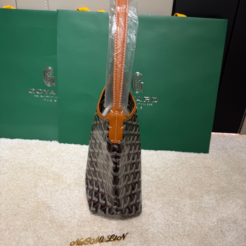 現貨在台 goyard mini hobo 最新 迷你 hobo 金棕-5