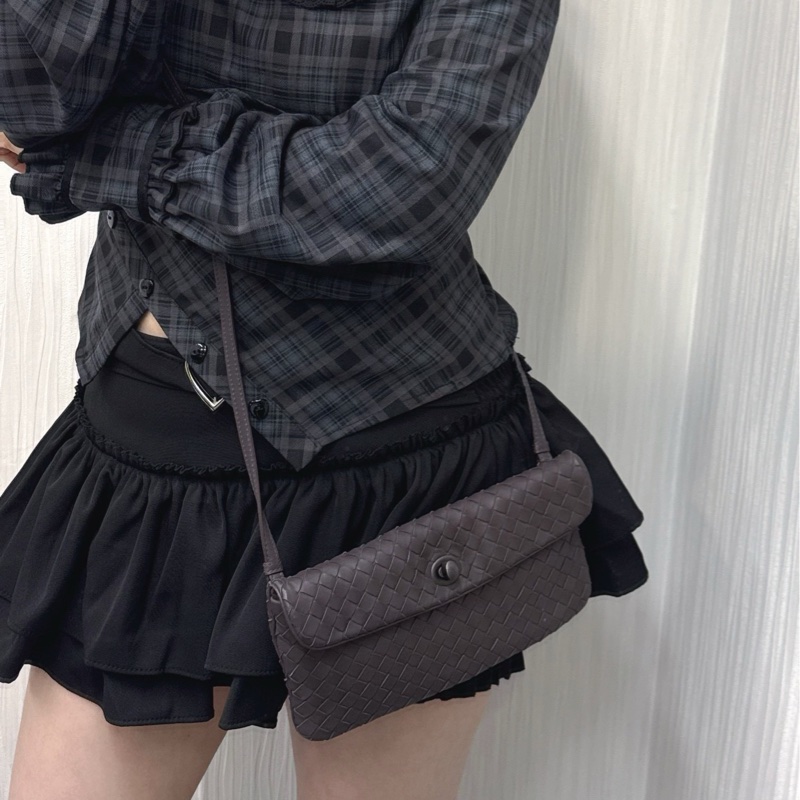 BV 小格編織灰紫色斜背包-0