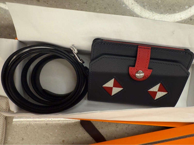 HERMES K刻 蘑菇色Chien卡夾 包含肩背皮帶2025年最新全新未拆購於專櫃限量Chien卡夾包-8