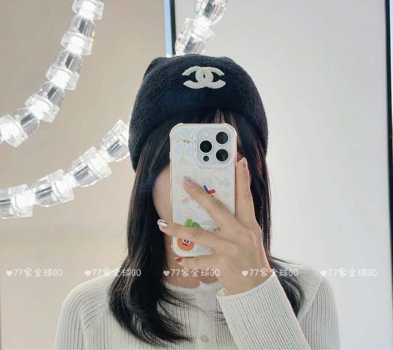 「M.Y精品」Chanel 最新 26C 黑底白字 小香 羊絨 冷帽 毛帽-1