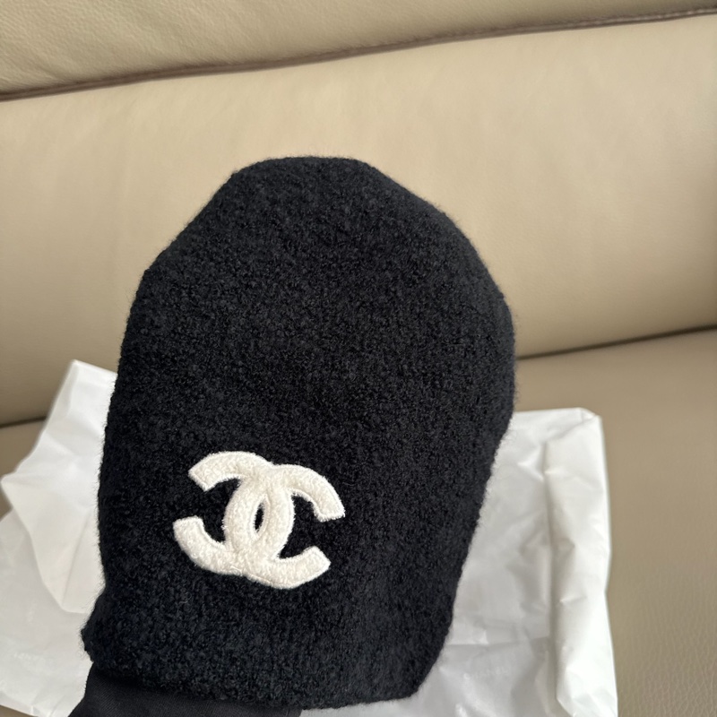 「M.Y精品」Chanel 最新 26C 黑底白字 小香 羊絨 冷帽 毛帽-3