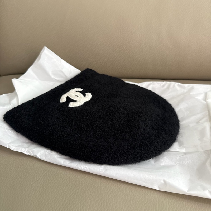 「M.Y精品」Chanel 最新 26C 黑底白字 小香 羊絨 冷帽 毛帽-6