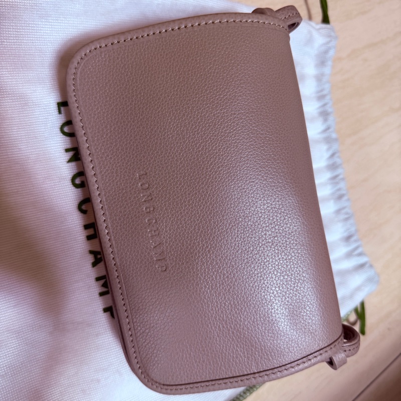 Longchamp牛皮斜背包-6