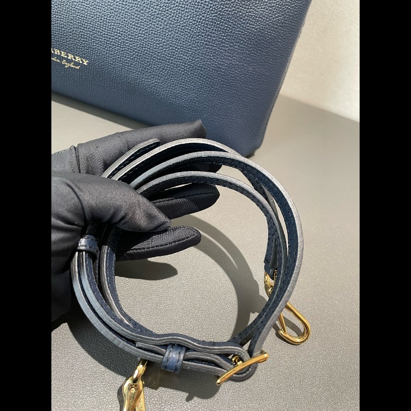 Burberry Banner經典班納包 深海藍色顆粒牛皮拼格紋 中號-27