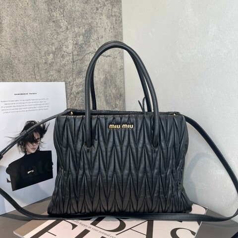Miu Miu 黑色 經典款保齡球包 羊皮
