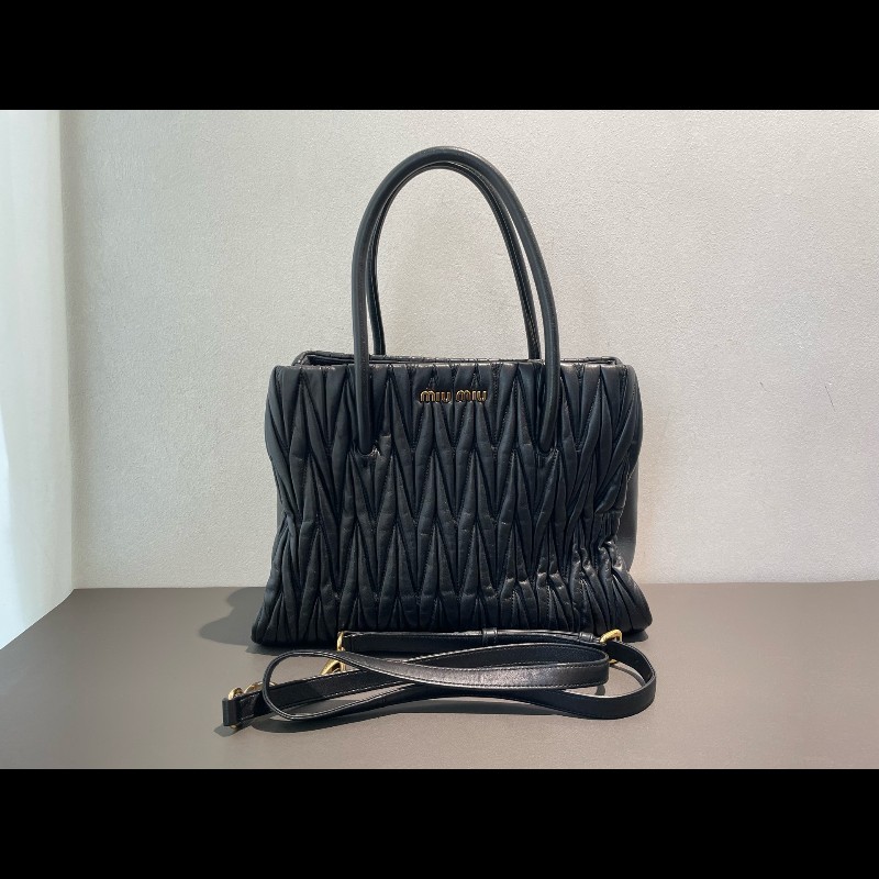 Miu Miu 黑色 經典款保齡球包 羊皮-4