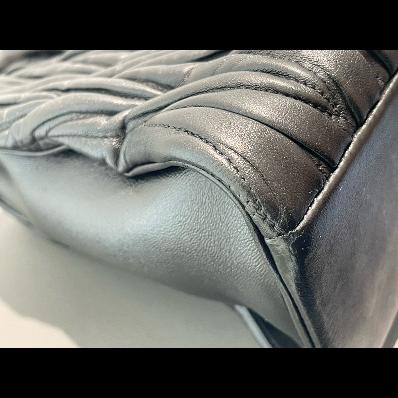 Miu Miu 黑色 經典款保齡球包 羊皮-13