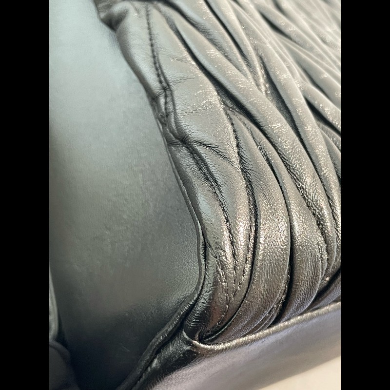 Miu Miu 黑色 經典款保齡球包 羊皮-16