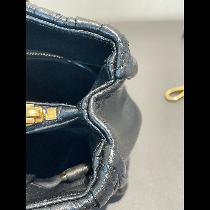 Miu Miu 黑色 經典款保齡球包 羊皮-17