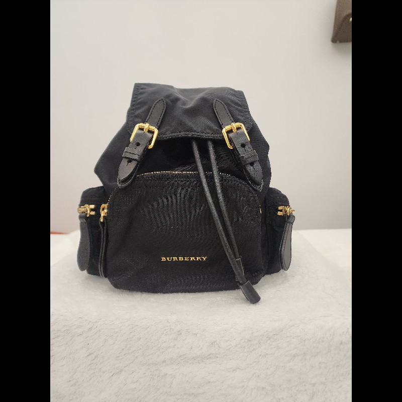 Burberry小號背包. 降落傘,肩帶可調整為斜背包-0